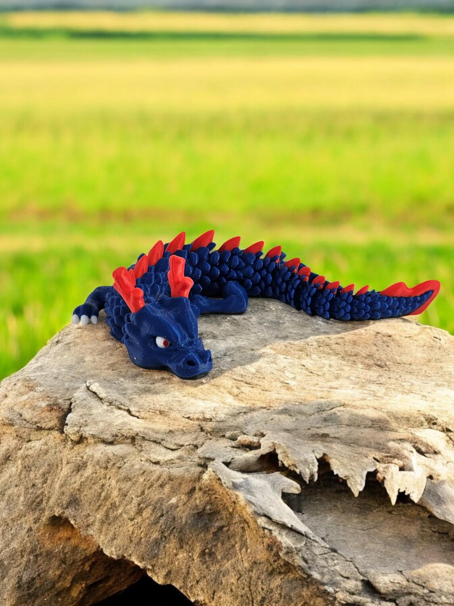 Articulated 3D Printed Dragon with Storage Egg, Flexible Dragon Figure with Horns, Detailed Fantasy Creature, Perfect Gift for Dragon Lovers