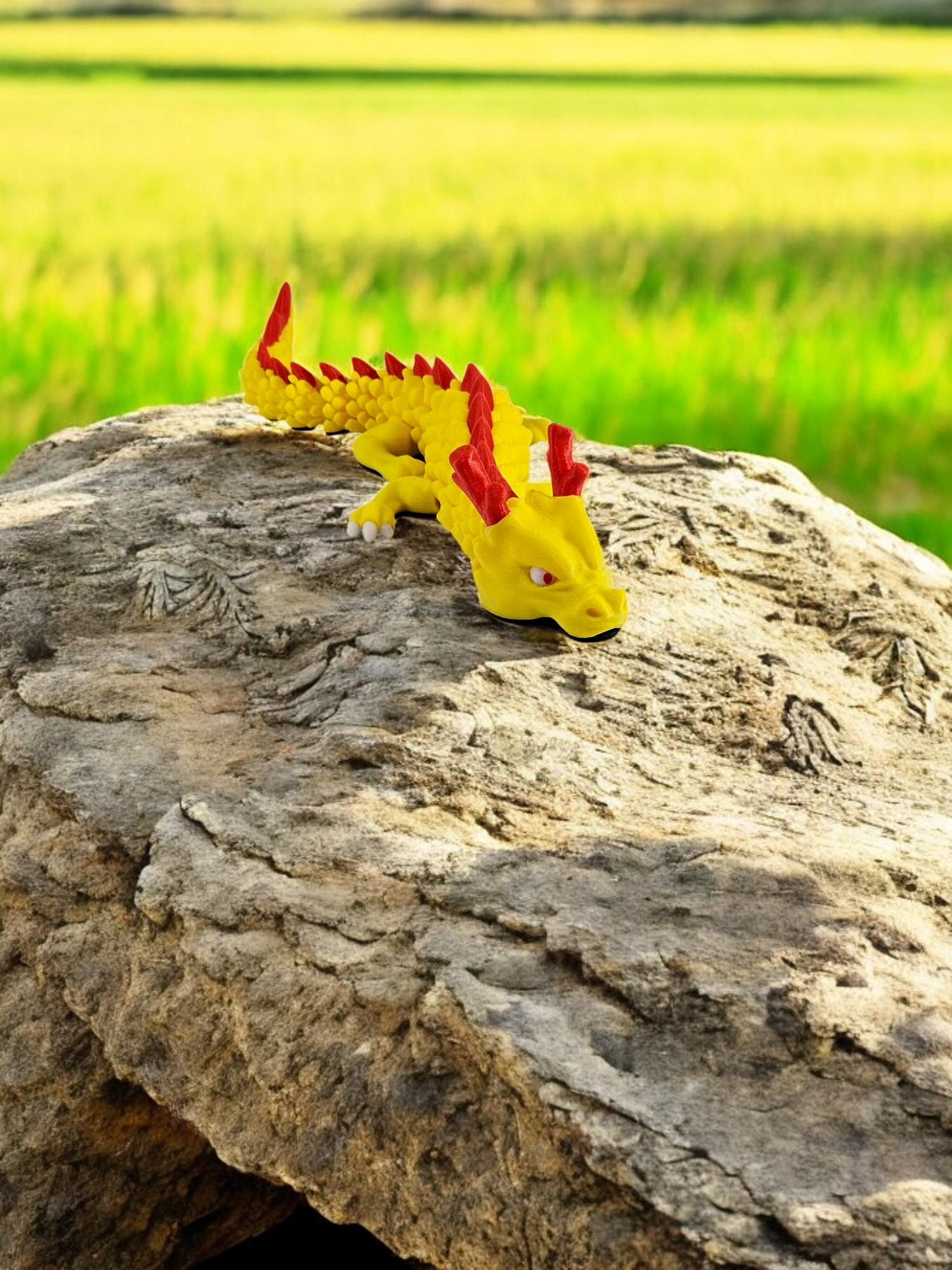 Articulated 3D Printed Dragon with Storage Egg, Flexible Dragon Figure with Horns, Detailed Fantasy Creature, Perfect Gift for Dragon Lovers