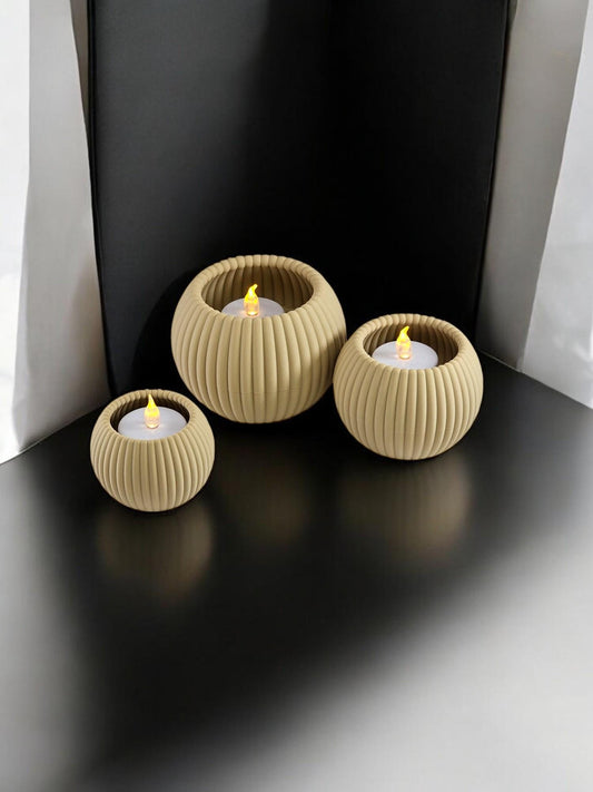 Minimalist ribbed candle holder set for home decor